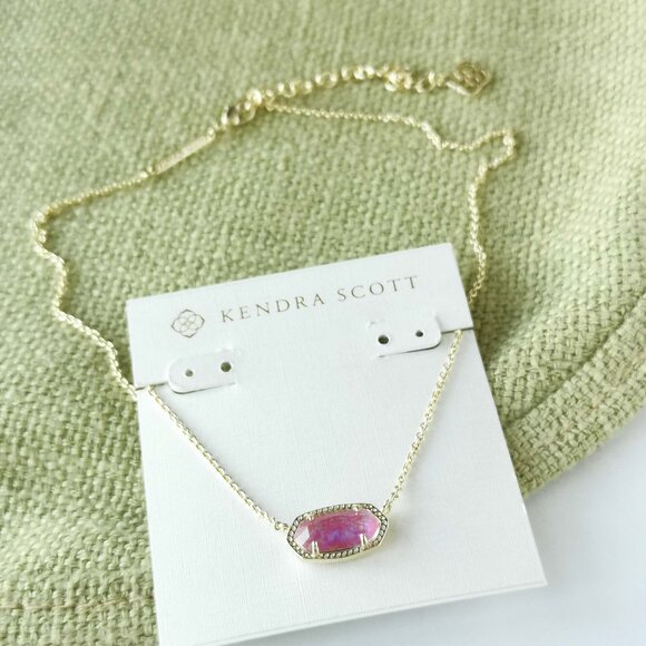 BRAND NEW Kendra Scott Elisa Necklace Gold Fuchsia Kyocera Opal - Picture 3 of 3